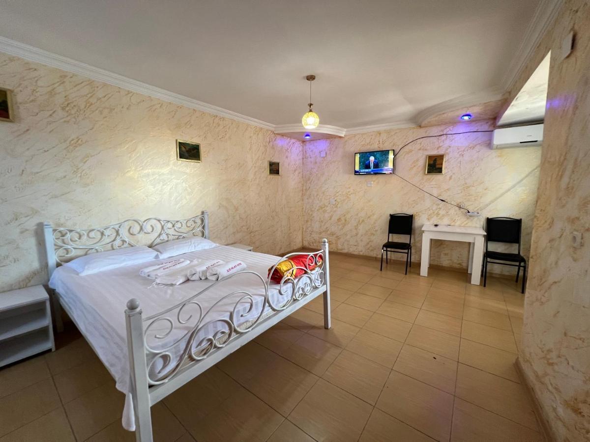 Elite Palace Plus Hotel Batumi Ngoại thất bức ảnh