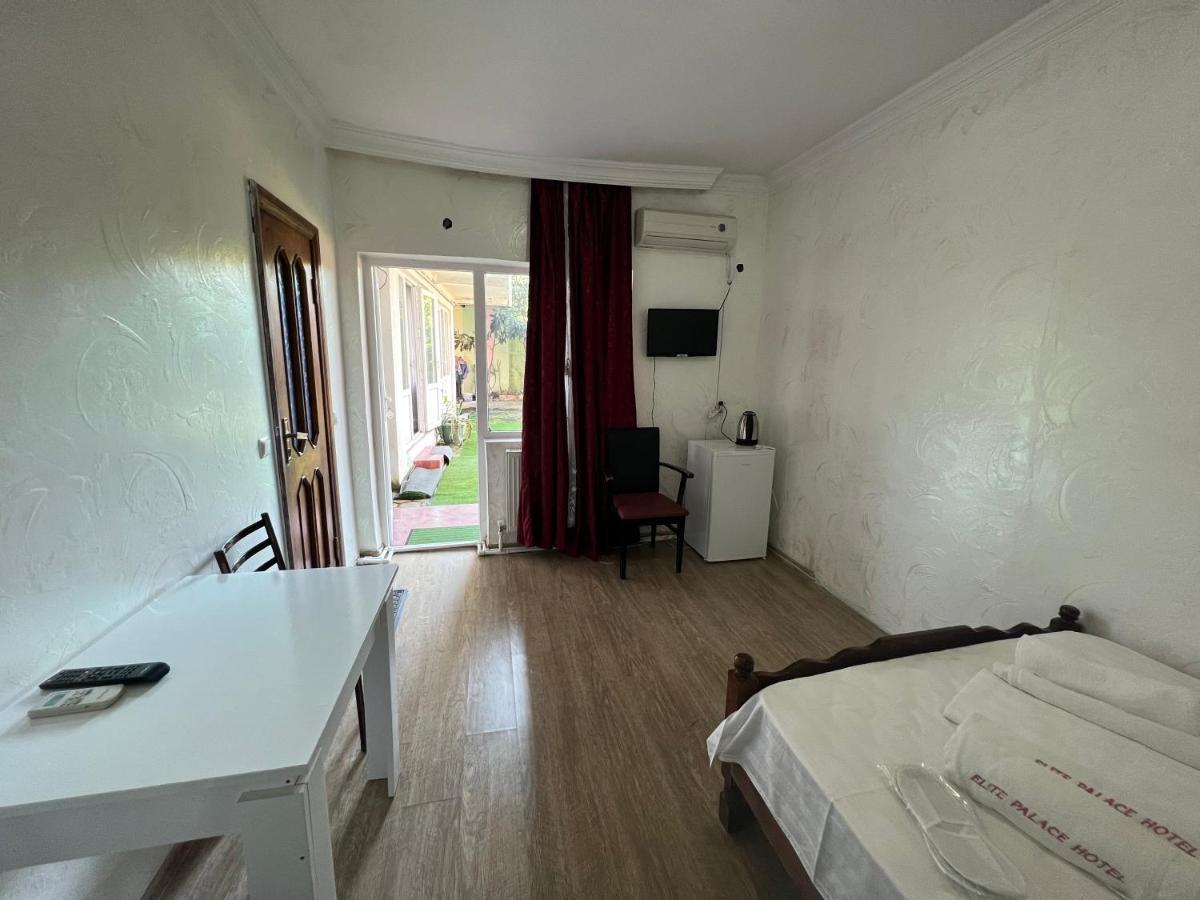 Elite Palace Plus Hotel Batumi Ngoại thất bức ảnh